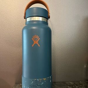 HydroFlask Eclipse (limited edition) 32 oz